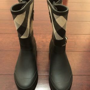 Black Burberry rain boots size 36